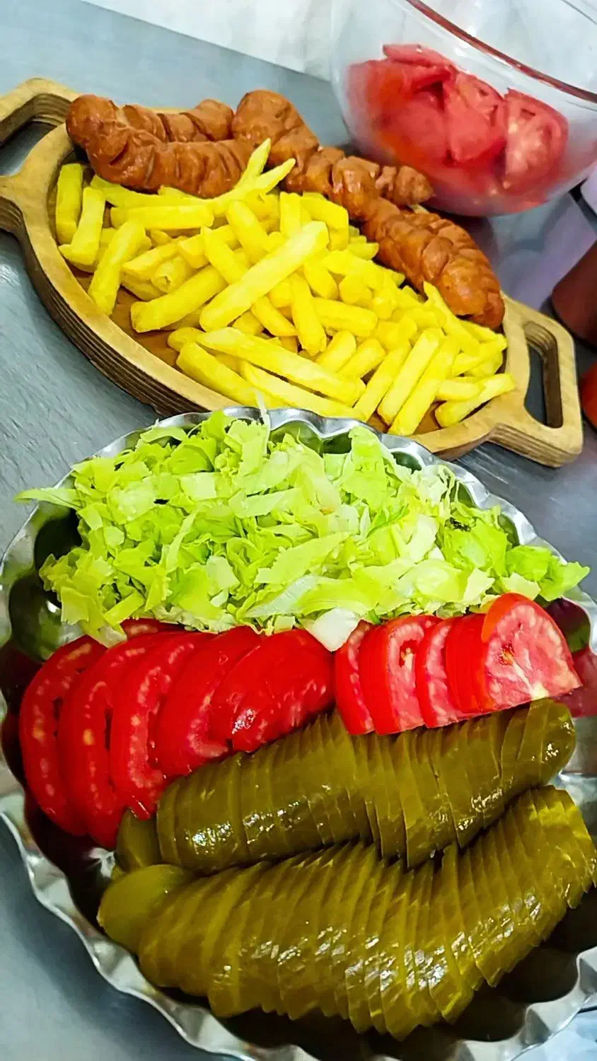 همکار خانم آشنا به کار ساندویچی نیازمندیم|استخدام خدمات فروشگاه و رستوران|فومن, |دیوار