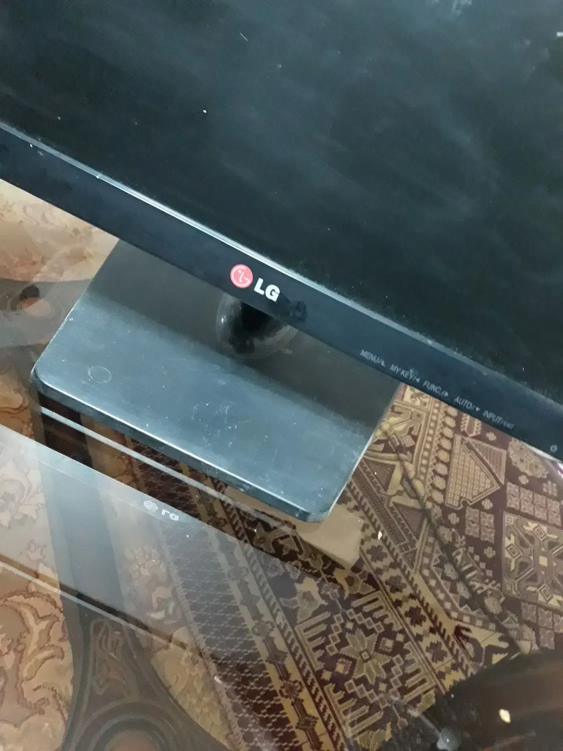 مانیتور ال جی ۱۹اینچ با کیفیت عالی|قطعات و لوازم جانبی رایانه|اصفهان, شهرک کاوه|دیوار