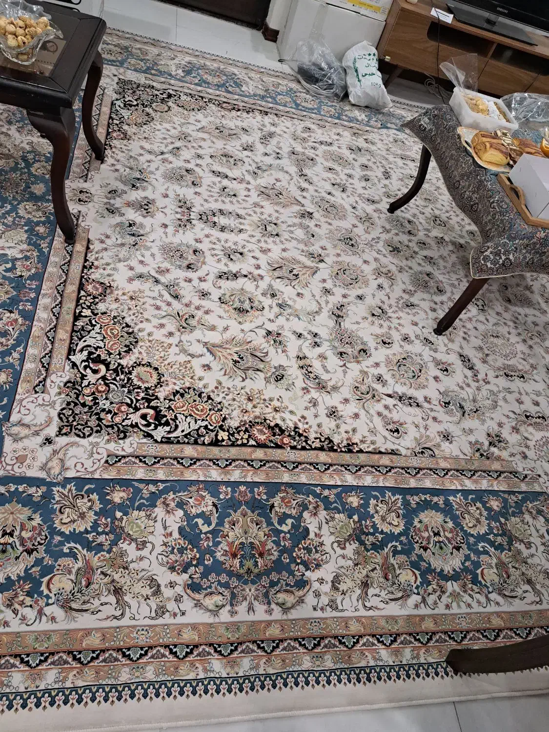 فرش ماشینی ۱۲ متری ۱۲۰۰ شانه با کناره ست|فرش|تهران, امام زاده عبدالله|دیوار