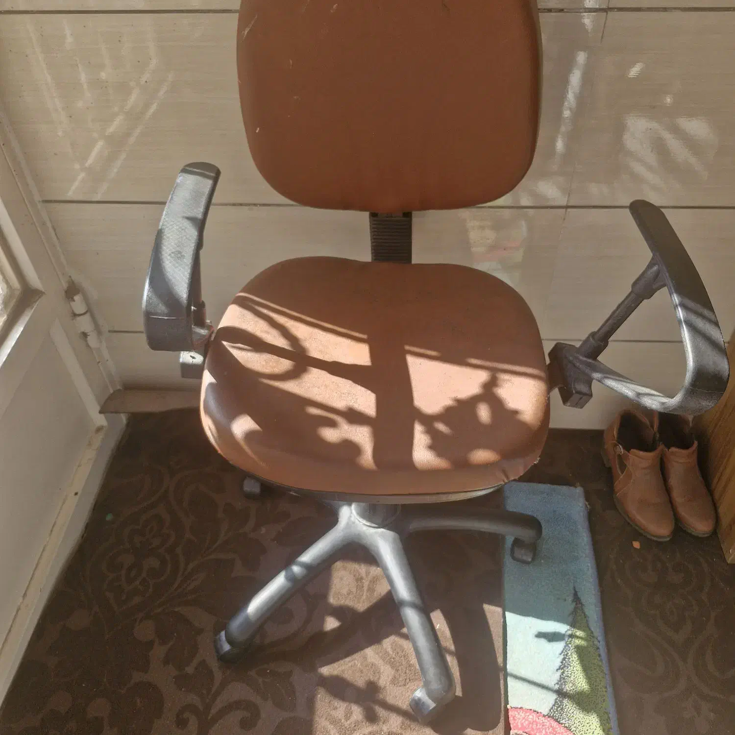 صندلی|میز تحریر و کامپیوتر|زاهدان, |دیوار