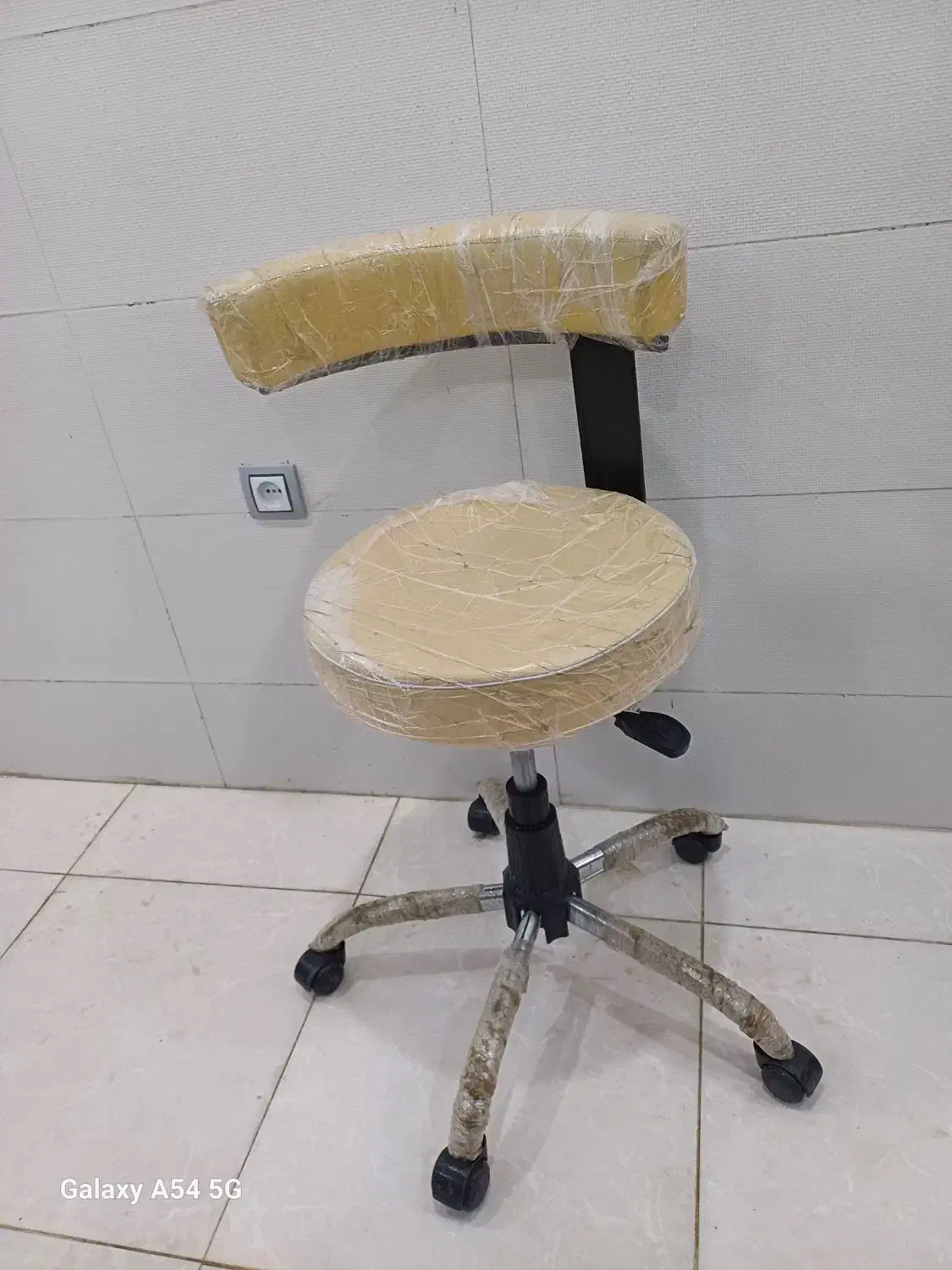 وسایل آرایشگاه|آرایشگاه و سالنهای زیبایی|سنندج, |دیوار