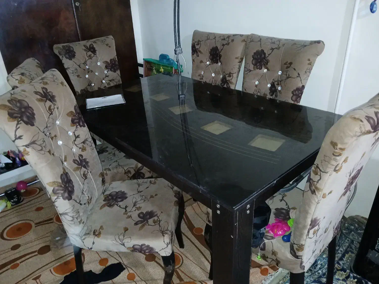 میزناهار خوری|میز و صندلی غذاخوری|آبگرم, |دیوار