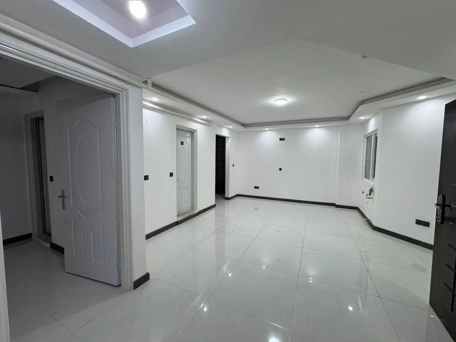 مطب/دفترکار شیک ۶۵ متری واقع در (شیشه گران)|فروش دفتر کار، اتاق اداری، مطب|لاهیجان, شیشه گران|دیوار