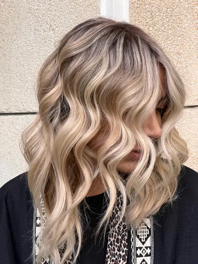 دستیار حرفهای و کارآموز رنگ و لایت|استخدام درمانی، زیبایی، بهداشتی|تهران, ولنجک|دیوار