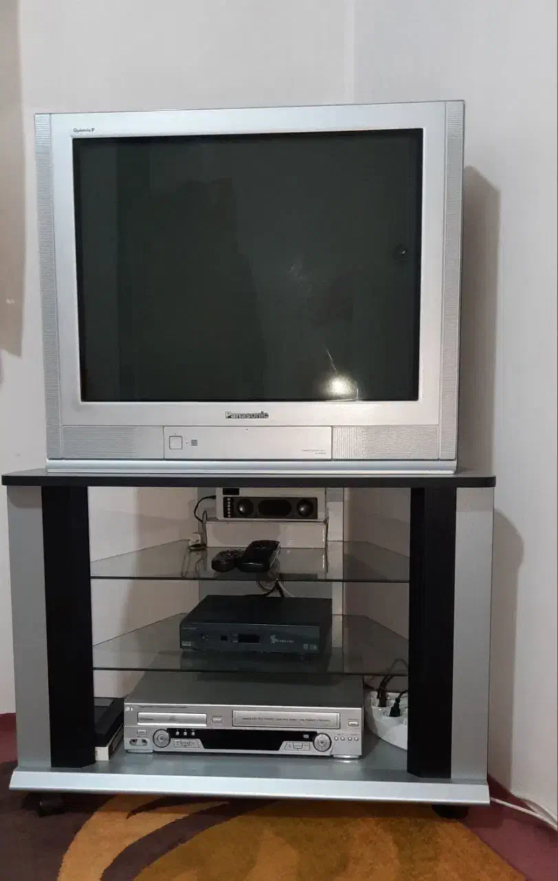 تلویزیون و میز تلویزیون|تلویزیون و پروژکتور|اردبیل, |دیوار