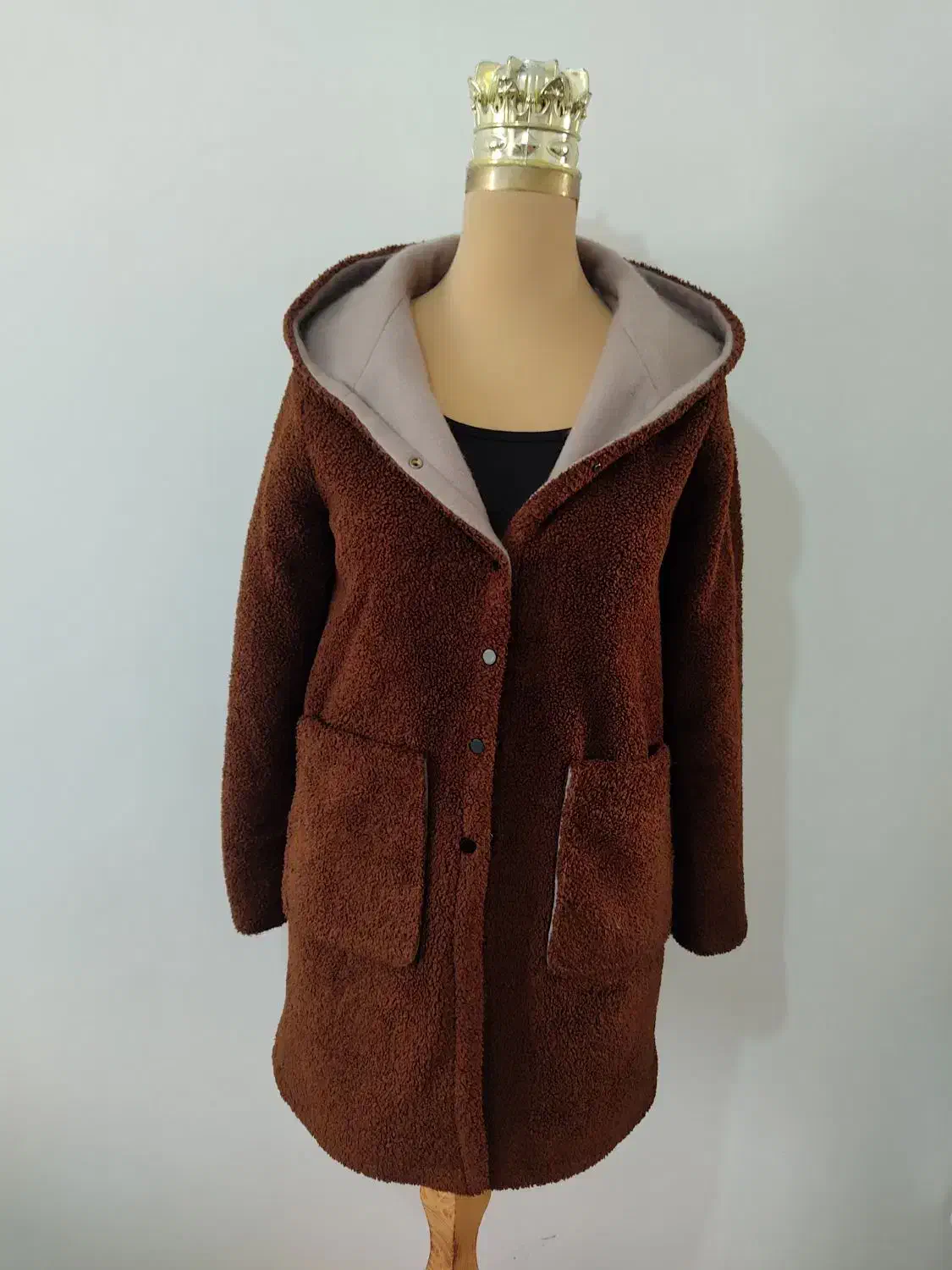 پالتو زنانه|لباس|خوی, |دیوار