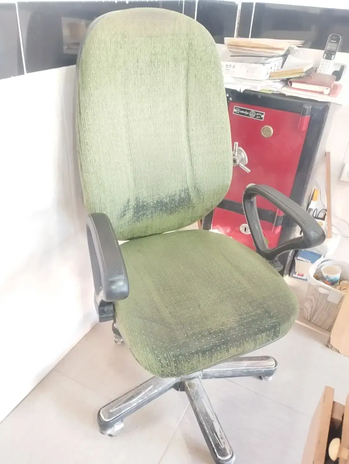 2 عدد صندلی چرخ دار گردان|دفتر کار|ساری, |دیوار