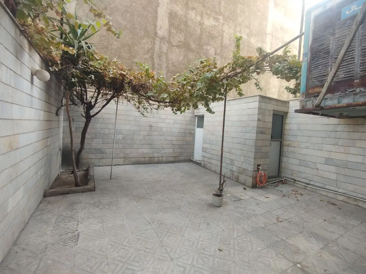 آپارتمان 70 متری -1 خواب- دارای حیاط -خیابان استخر|اجارهٔ آپارتمان|ری, شهرری|دیوار