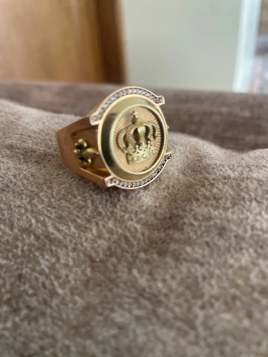 انگشتر طلا طرح تاج|جواهرات|نجف‌آباد, حومه نجف آباد|دیوار