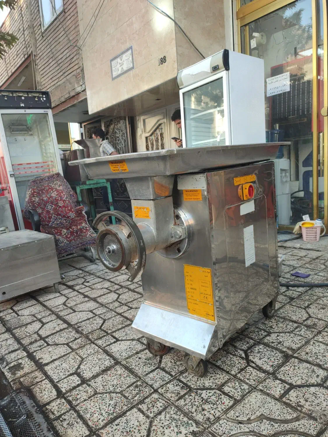 چرخ گوشت صنعتی چگا سایز42 سه فاز در حد نونو|کافی‌شاپ و رستوران|نسیم‌شهر, |دیوار