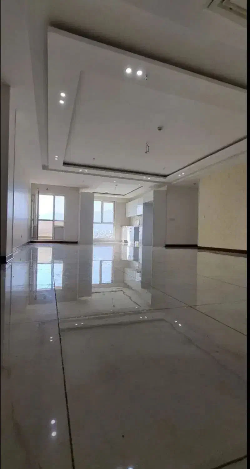 ویـو باز و بدون مشرف در         برج باغ رونیکـا