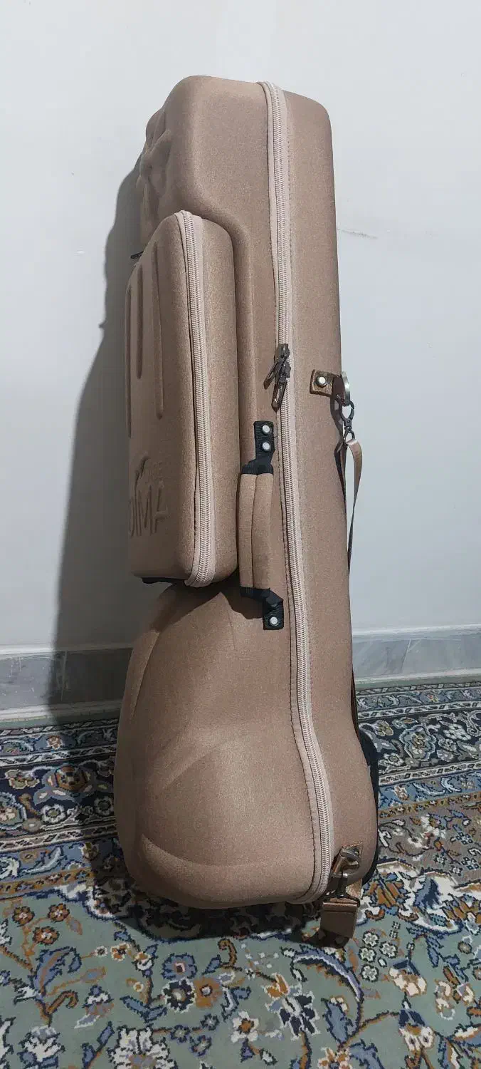 هاردکیس تار دیما|سازهای سنتی|سمنان, |دیوار