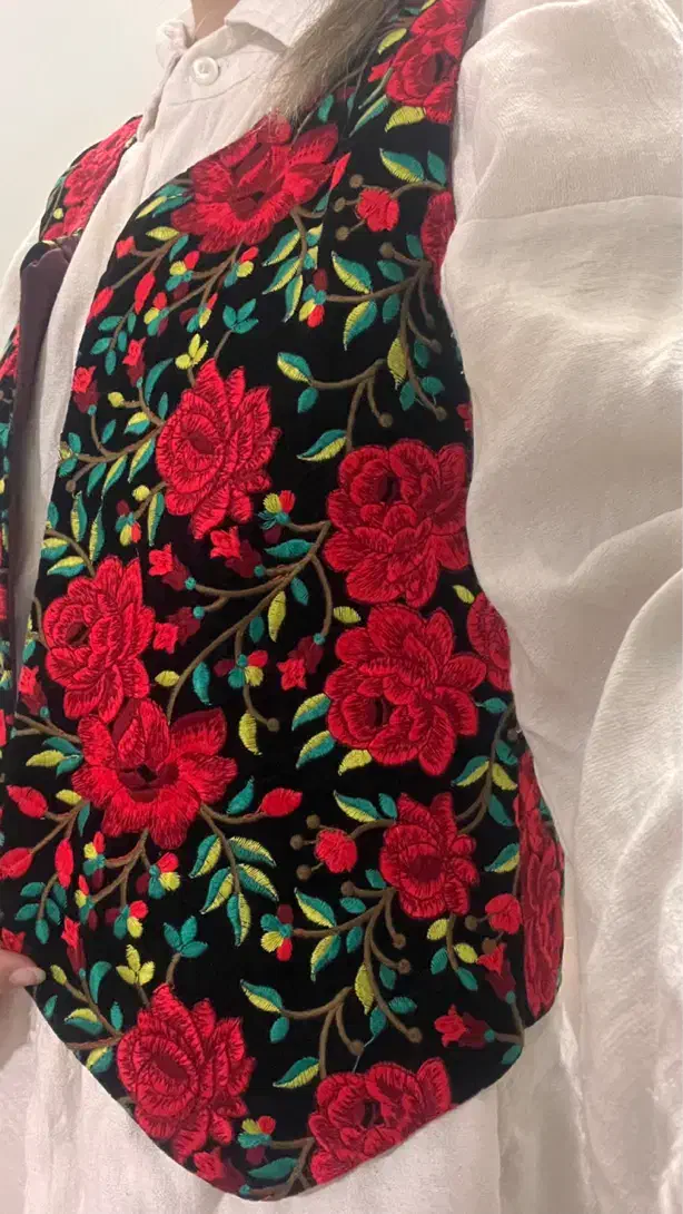 یک عدد جلیقه ویک عدد مانتو نو|لباس|سبزوار, کوی گلستان|دیوار