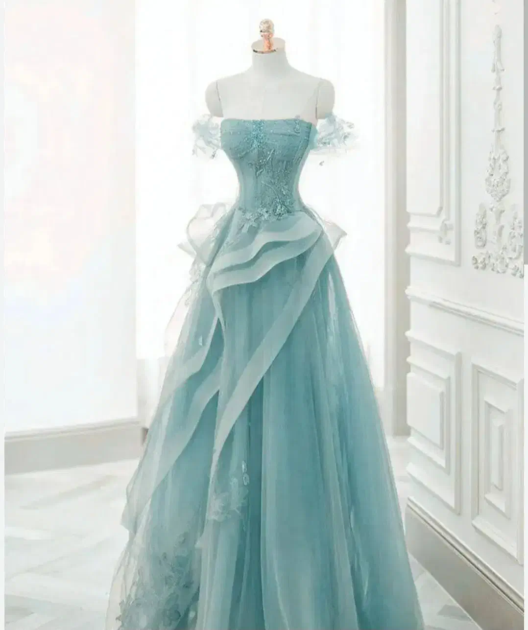 فروشنده خانم لباس مجلسی(مفتح شمالی)|استخدام بازاریابی و فروش|تهران, سهروردی|دیوار