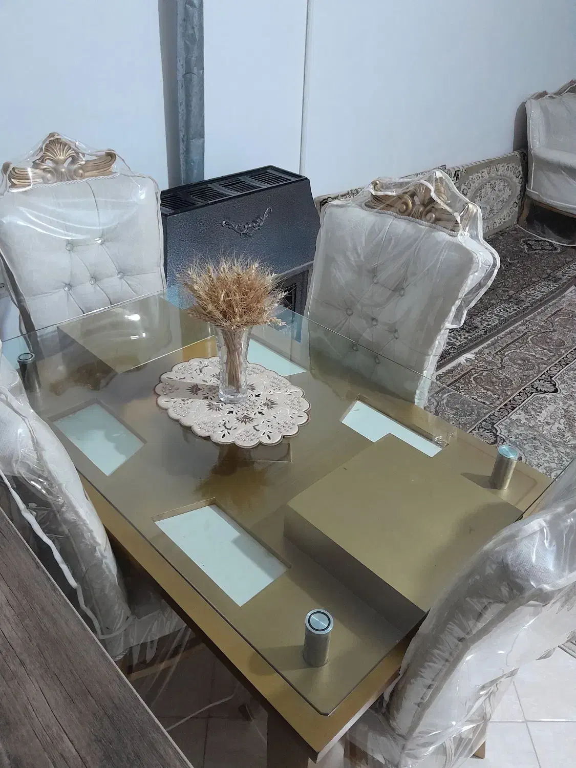 میز نهار خوری در حد نو|میز و صندلی غذاخوری|نظرآباد, شهرک سید جمال الدین|دیوار