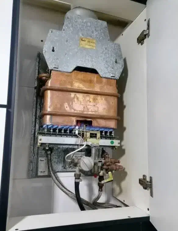 تعمیر و سرویس پکیج و آبگرمکن|خدمات پیشه و مهارت|فولادشهر, C5|دیوار