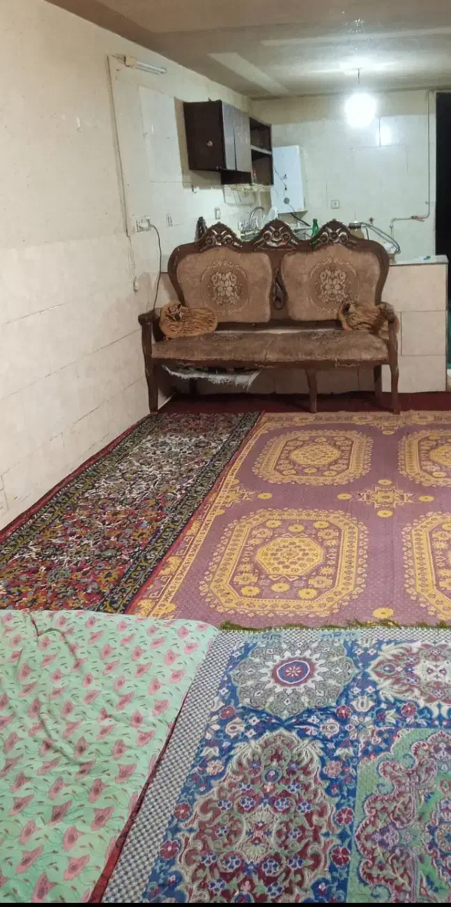خانه همکف و سوییت روزانه تعدادکم. وزیاد تا30نفر|اجارهٔ کوتاه‌مدت آپارتمان و سوئیت|کرمان, |دیوار
