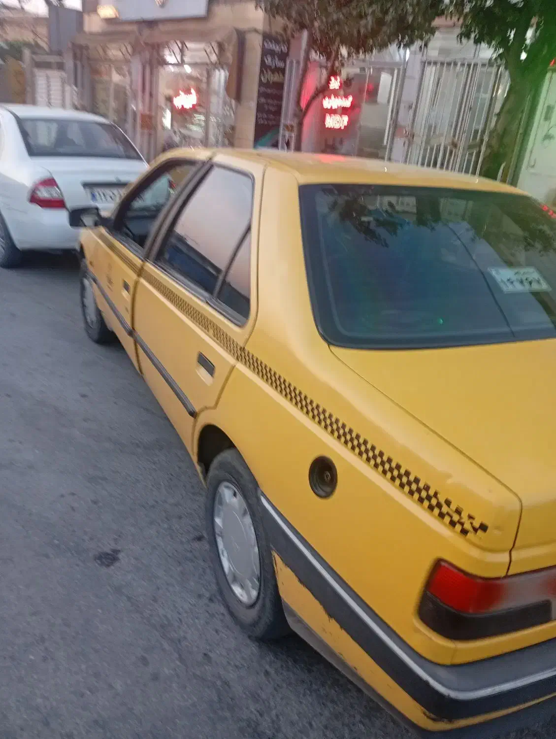پژو 405 GLX - دوگانه سوز CNG، مدل ۱۳۹۰|خودرو سواری و وانت|همدان, |دیوار