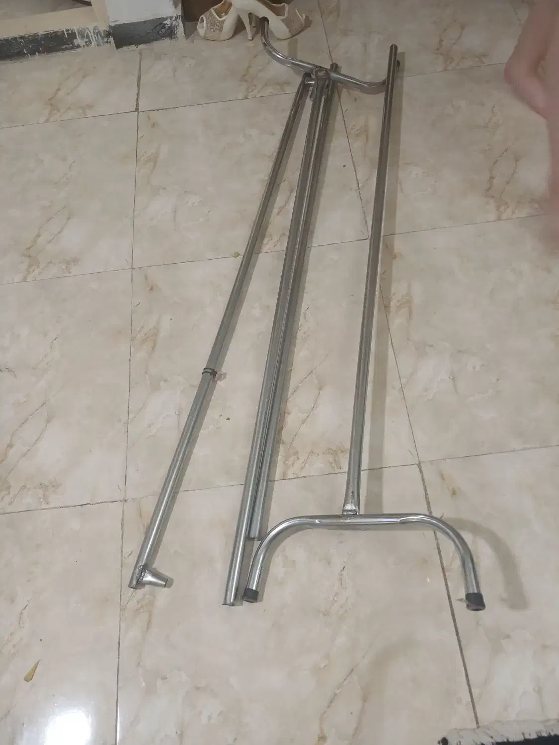 رگال  لباس|بندرخت و رخت‌آویز|خرم‌آباد, |دیوار