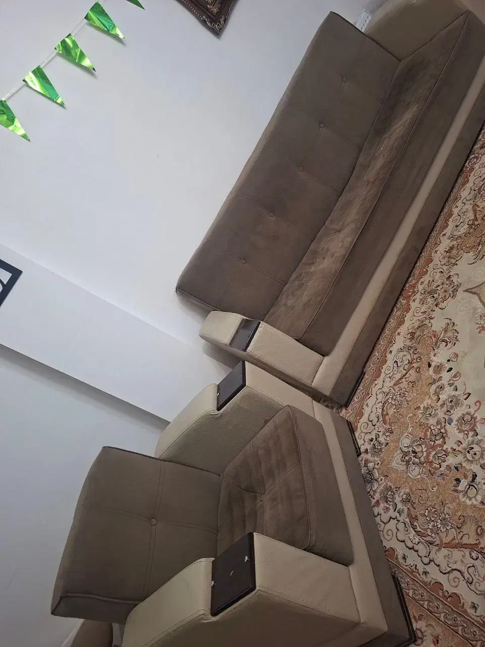 مبل راحتی|مبلمان خانگی و میز عسلی|میانه, |دیوار