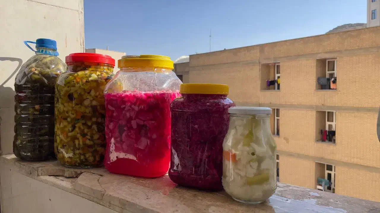 محصولات انواع ترشی و سبزیجات خانگی|خوردنی و آشامیدنی|تهران, قیام|دیوار