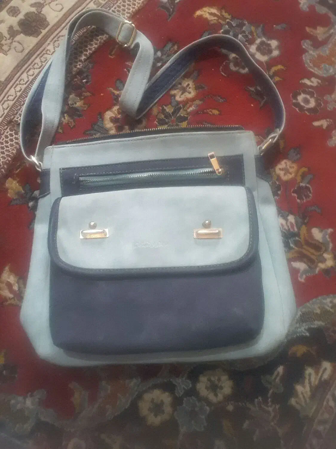 کیف بزرگ وجادار|کیف، کفش، کمربند|اهر, |دیوار