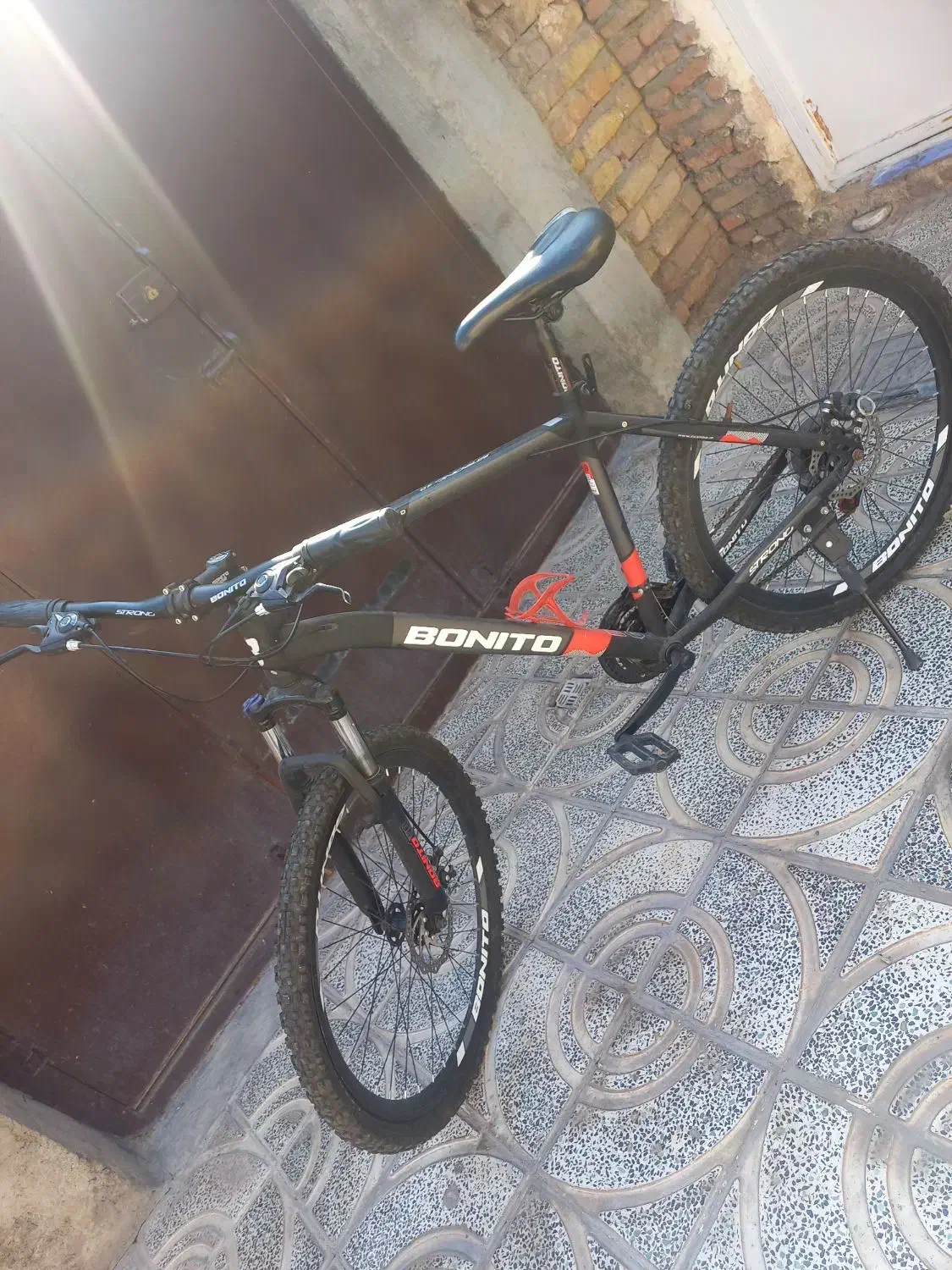 دوچرخه بونیتو ۲۶|دوچرخه، اسکیت، اسکوتر|میانه, |دیوار