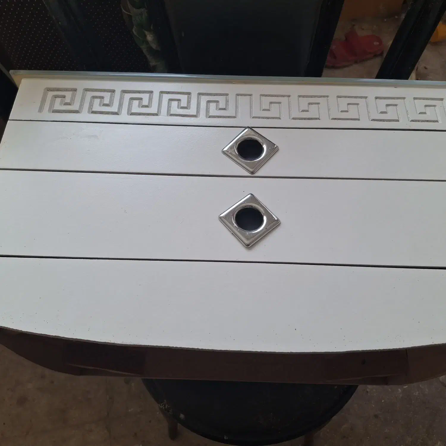 جاقاشقی پایه دار|آبچکان و نظمدهنده ظروف|سبزوار, چهارراه فرودگاه|دیوار