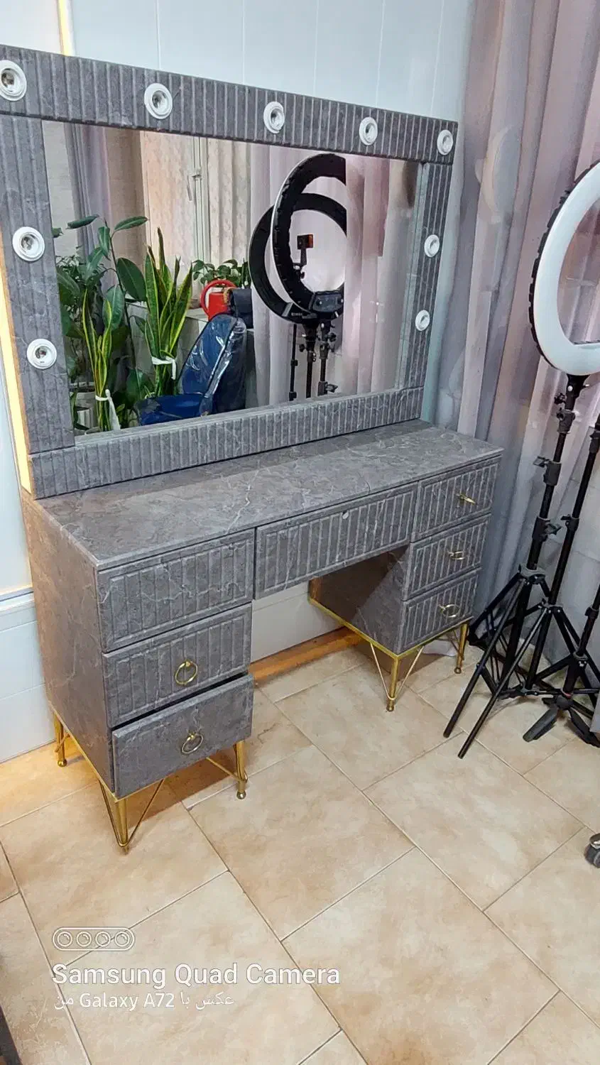 میز کنسول  وآینه|آرایشگاه و سالن‌های زیبایی|اراک, |دیوار