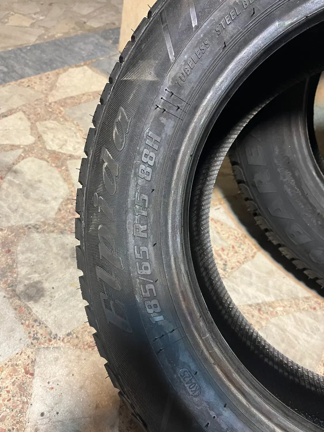 فروش ۴حلقه لاستیک صفر بارز|قطعات یدکی و لوازم جانبی|رشت, لاکانی|دیوار