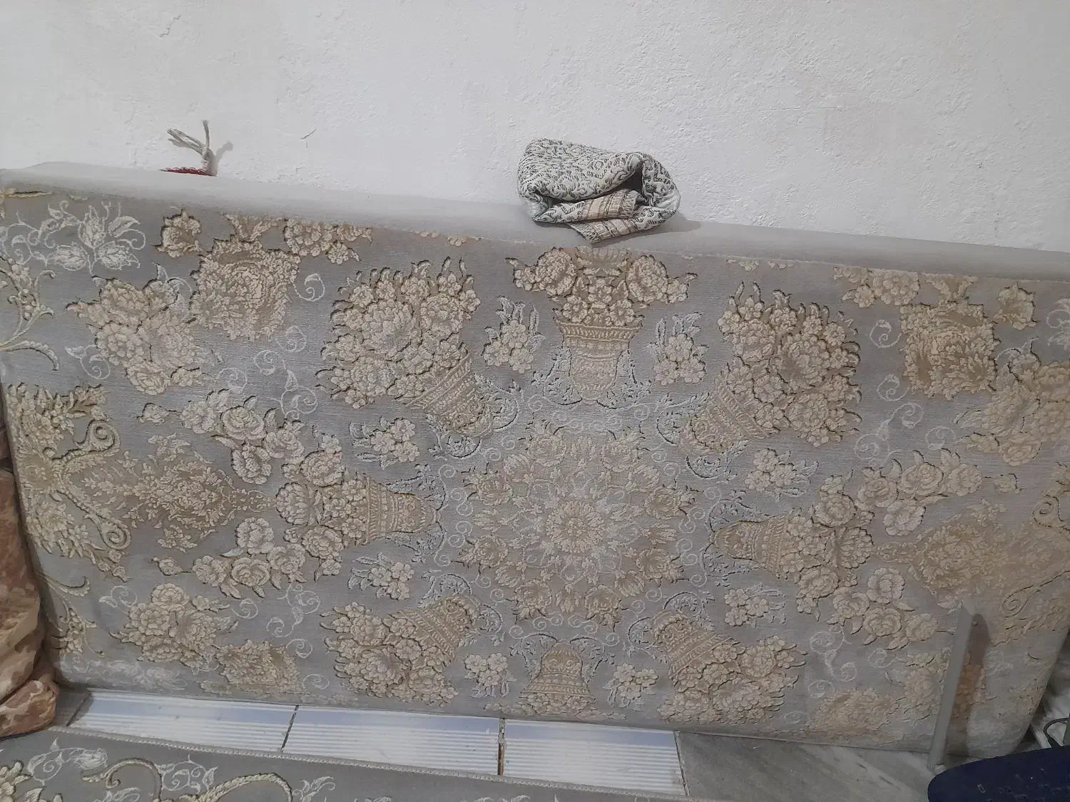 فرشوپشتیست|پشتی|کهریزک, |دیوار