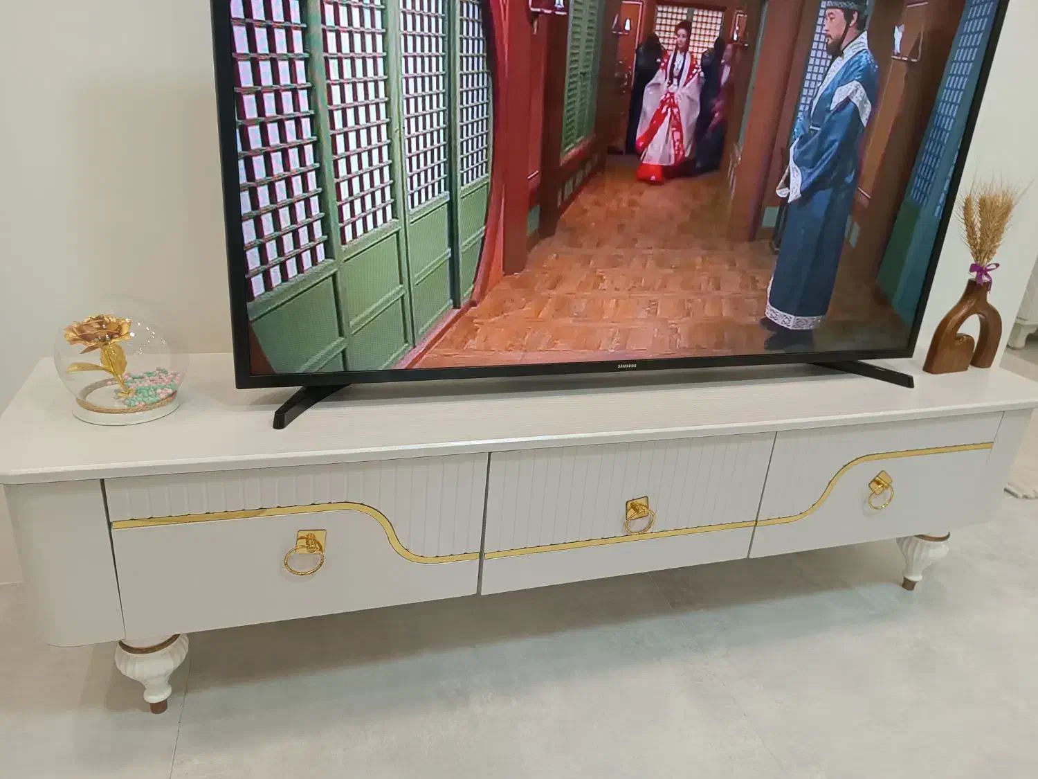 میز تلویزیون در حد نو|میز تلویزیون|نکا, |دیوار