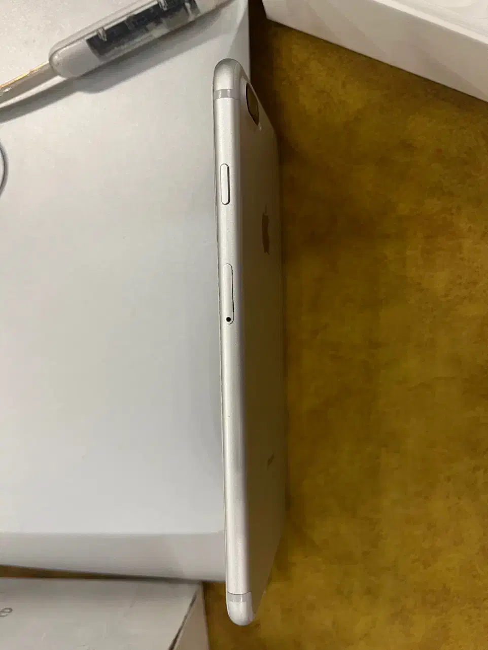 اپل iPhone 7 Plus با حافظهٔ ۱۲۸ خط و خش جزئی|موبایل|تهران, عباس‌آباد|دیوار