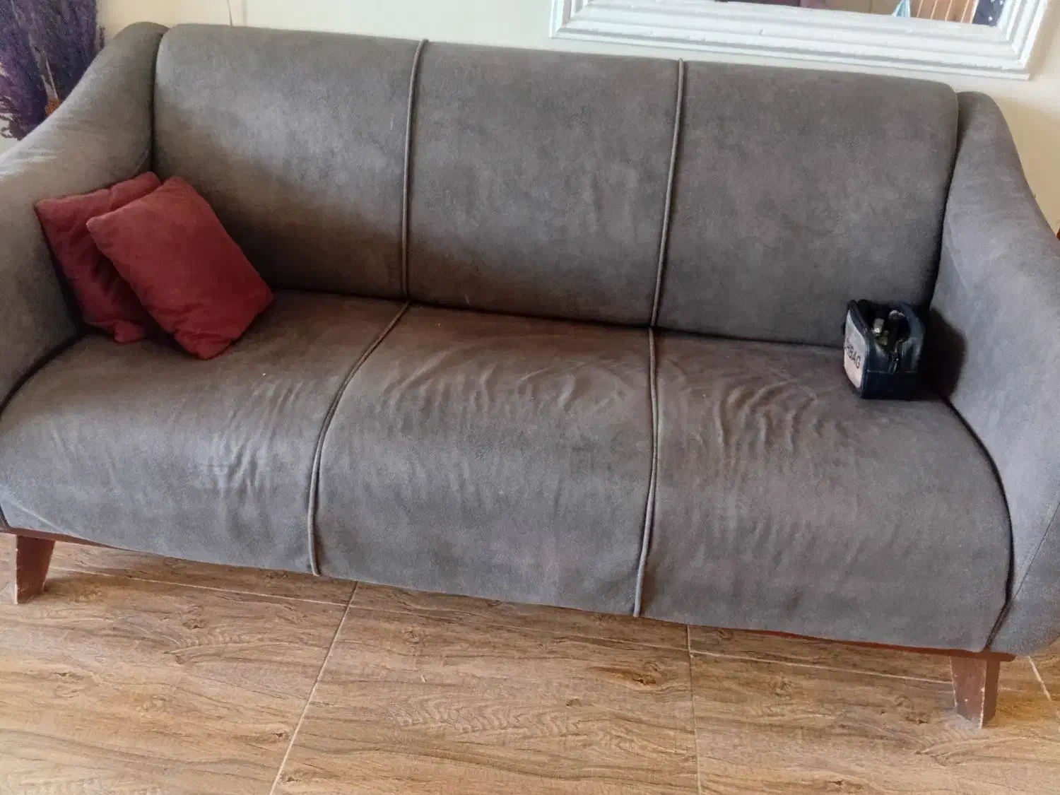 مبل راحتی بدون پارگی  و فرو رفتگی|مبلمان خانگی و میز عسلی|ابریشم, |دیوار