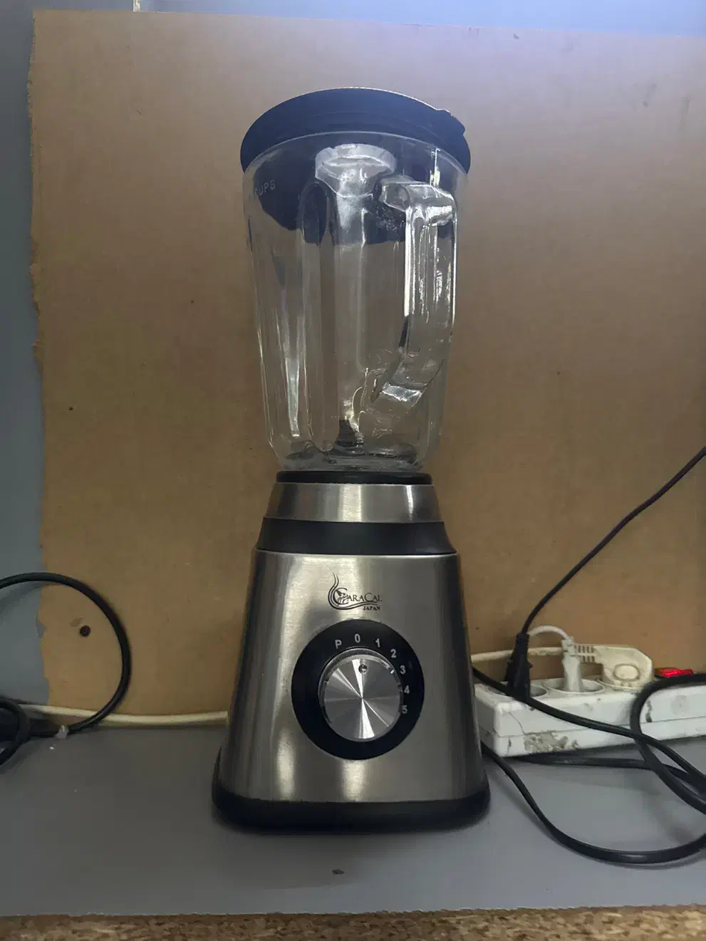 فروش ۳ عدد صندلی vip و ی سری لوازم ارایشی|آرایشگاه و سالنهای زیبایی|لاهیجان, شیشه گران|دیوار