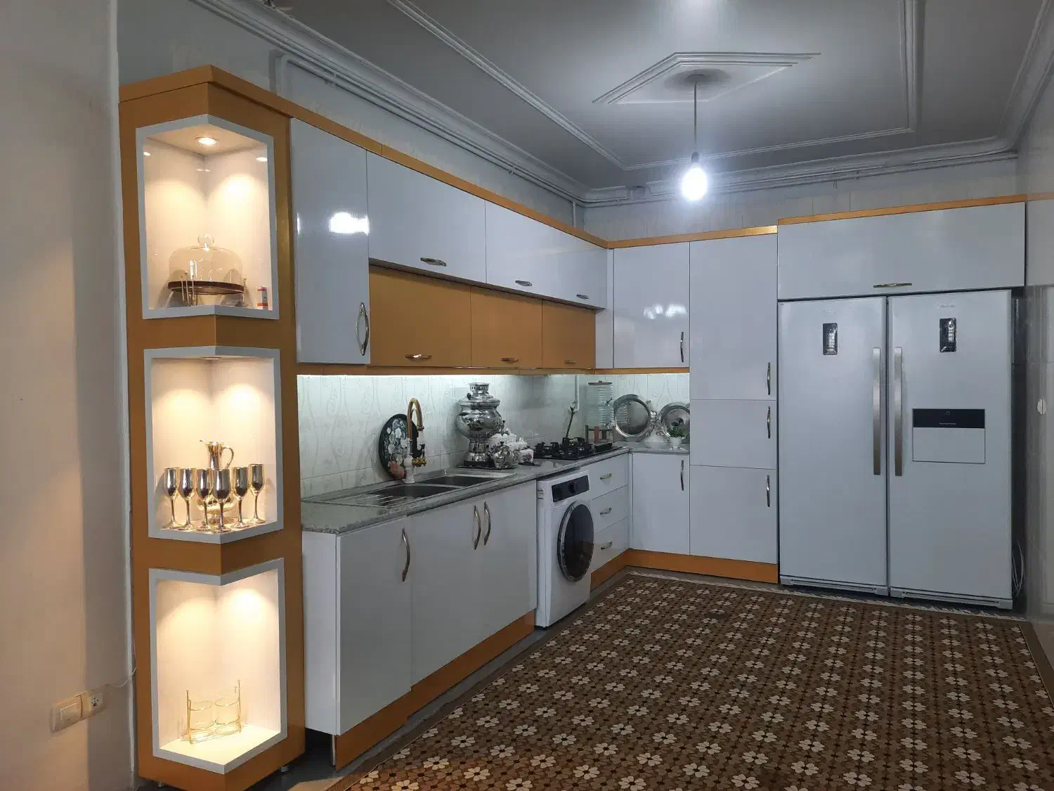 شاگرد جهت کار کابینت فلزی|استخدام صنعتی، فنی، مهندسی|کوهدشت, |دیوار