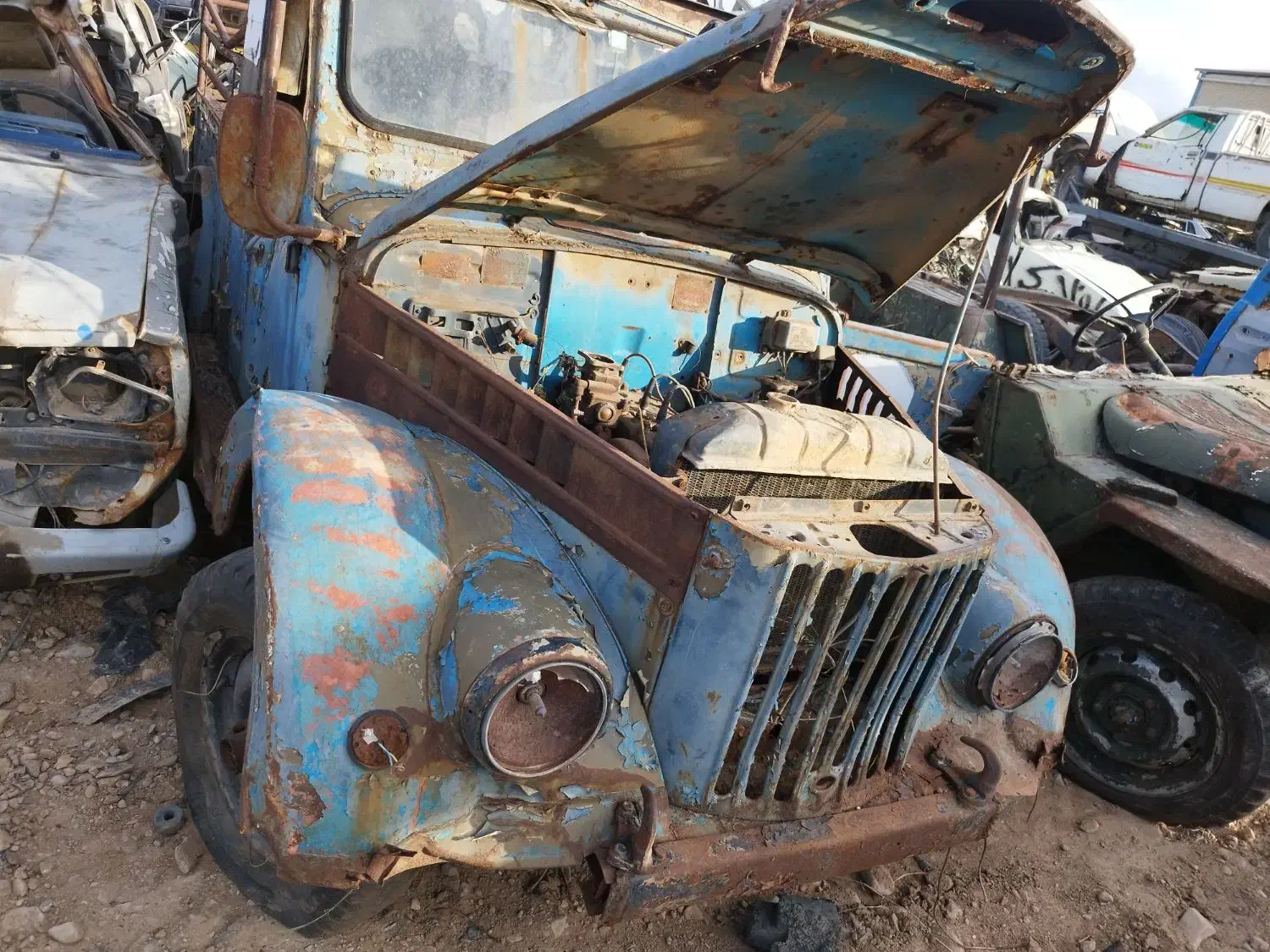 اسقاط خودروهای نیسان فرسوده|خودرو سواری و وانت|نجفآباد, حومه نجف آباد|دیوار