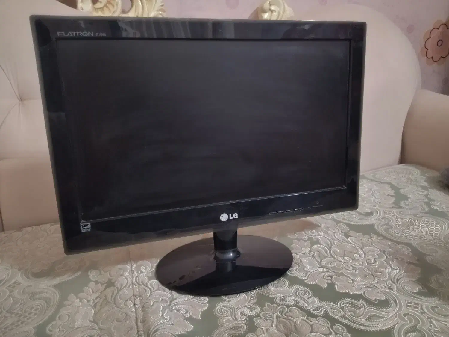 مانیتور ال جی LG Flatron E1940|قطعات و لوازم جانبی رایانه|تهران, علم و صنعت|دیوار