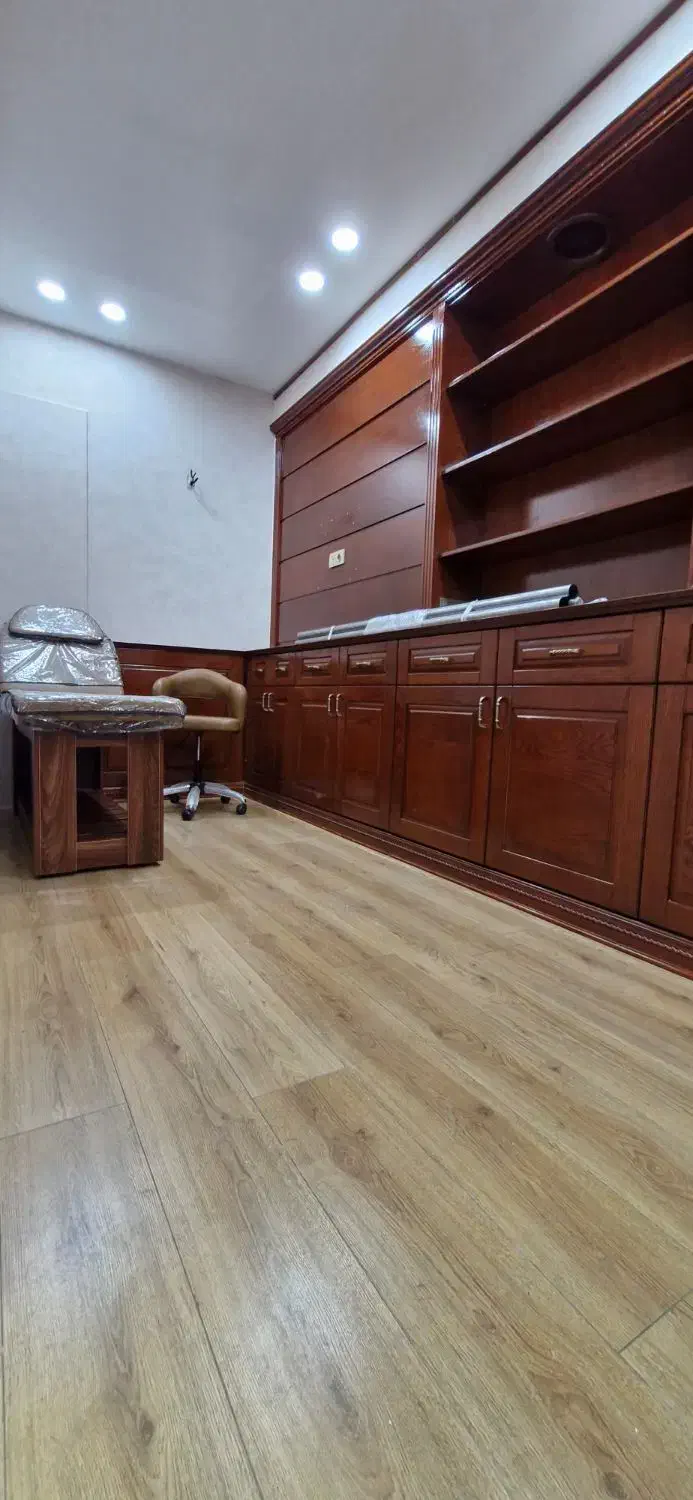 استخدام فشیال کار/پدیکورومانیکور کار/وردست آرایشگر|استخدام درمانی، زیبایی، بهداشتی|تهران, حر|دیوار