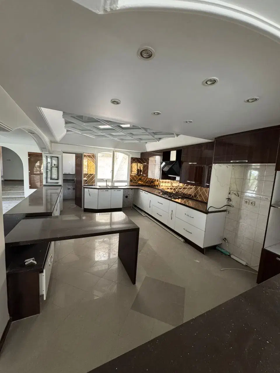 270 متر / 4 خواب / دروس