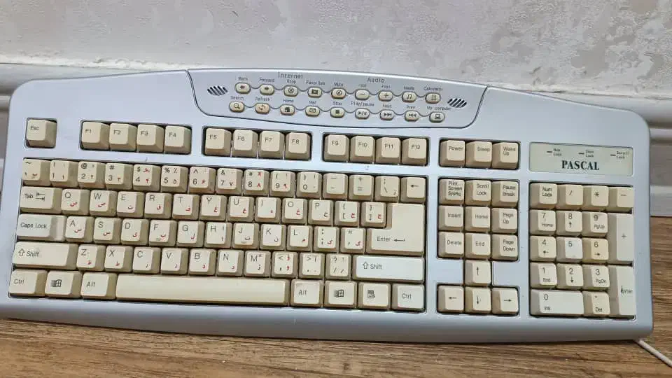 دوعدد کیبورد کامپیوتر سالم و تمیز|قطعات و لوازم جانبی رایانه|همدان, |دیوار