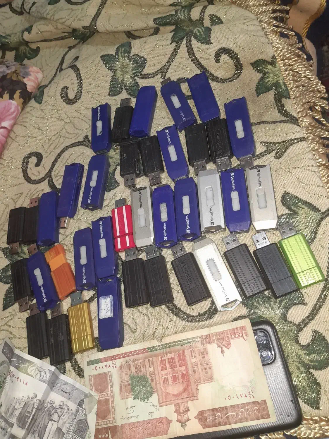 ۴۰ عدد فلش مموری|قطعات و لوازم جانبی رایانه|تهران, جی|دیوار