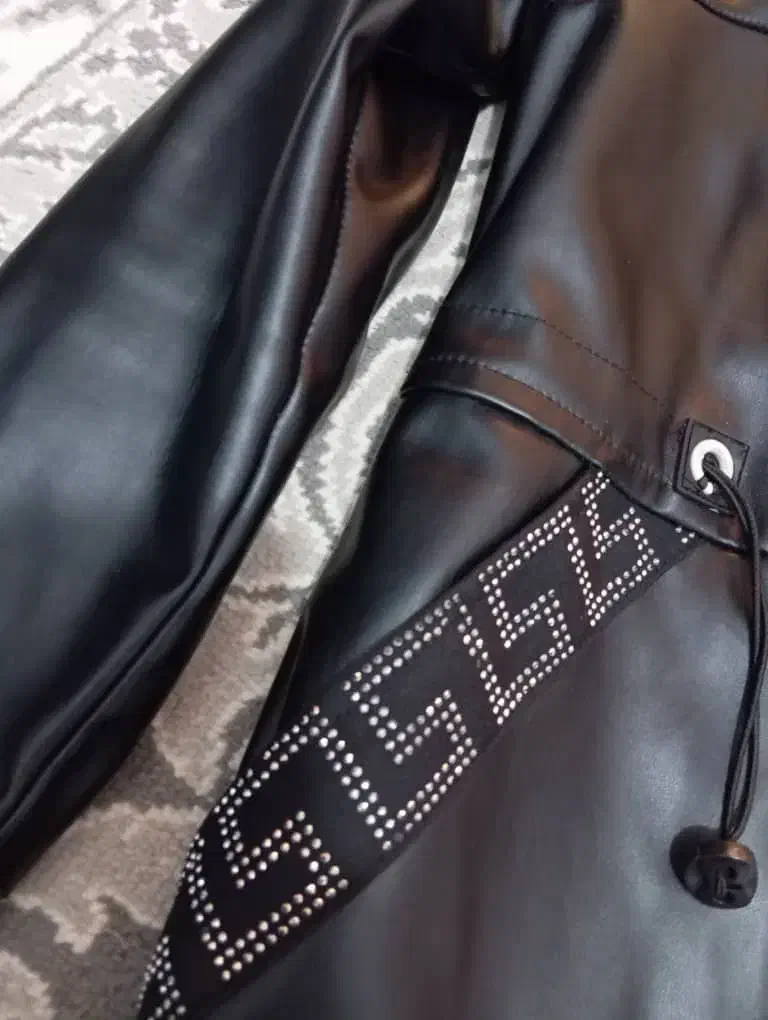 کابشن|لباس|قنوات, |دیوار