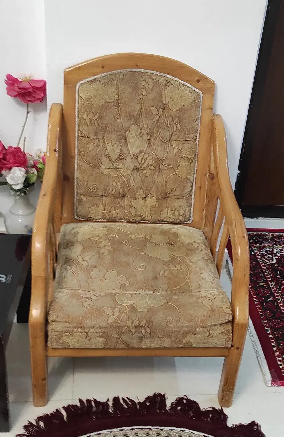 مبل چوبی به همراه میز جلو‌مبلی|مبلمان خانگی و میز عسلی|چالوس, |دیوار