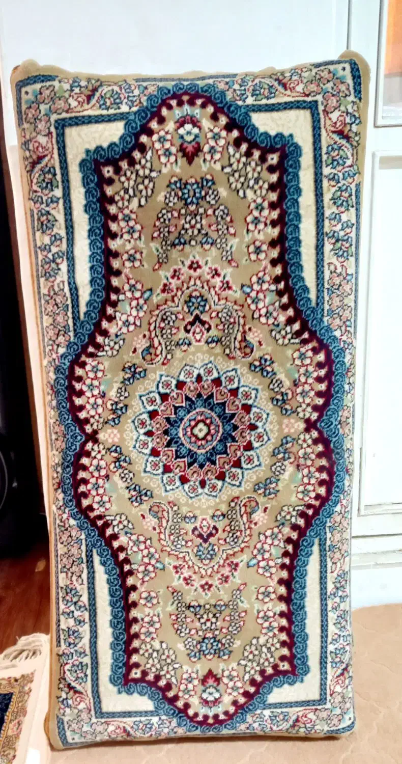 پشتی درحد نوتمام نخ جنس عالی|پشتی|مشهد, ایثارگران|دیوار