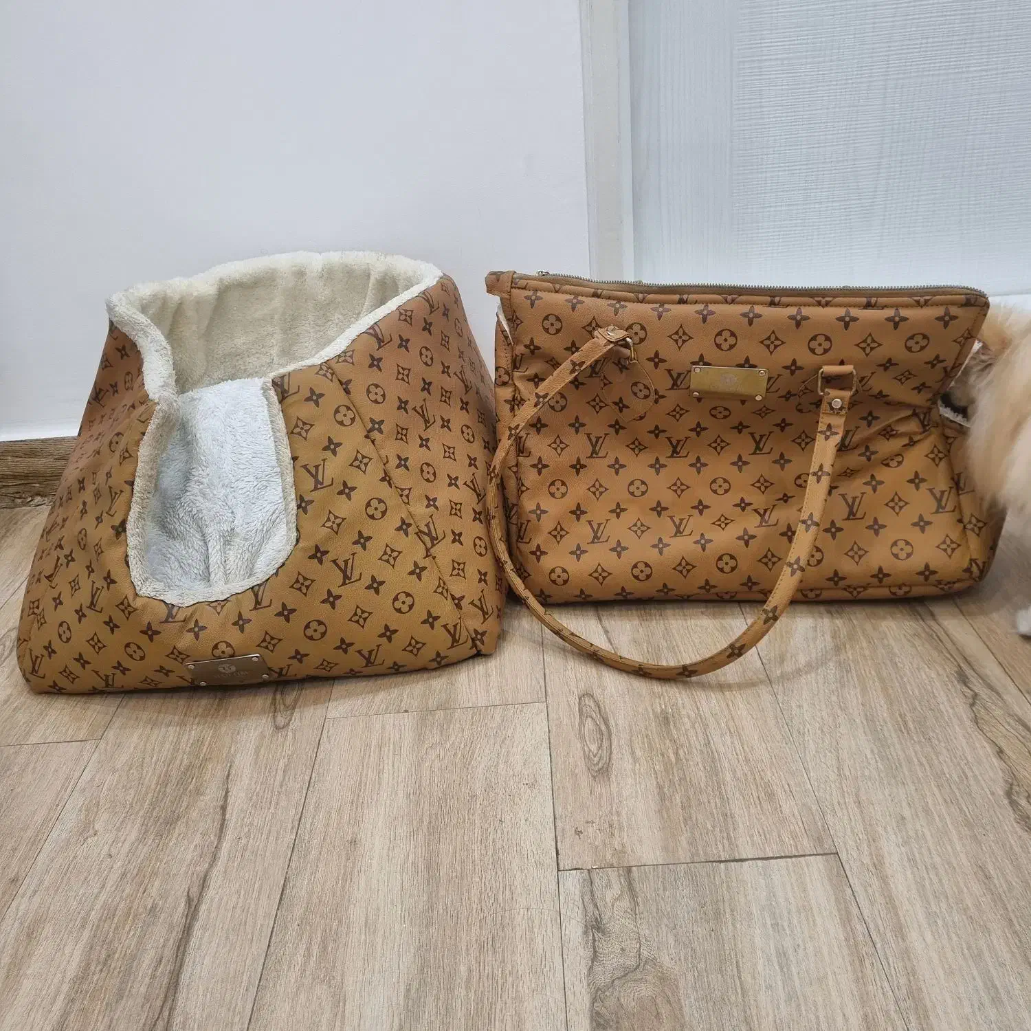 ساک و جای خواب پت کاملا سالم و جنس عالی|لوازم جانبی حیوانات|رشت, دیلمان|دیوار