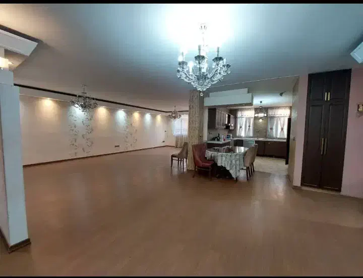 ۲۰۰ متر ، ۳ خواب ، تک واحدی فول ، نور و نقشه