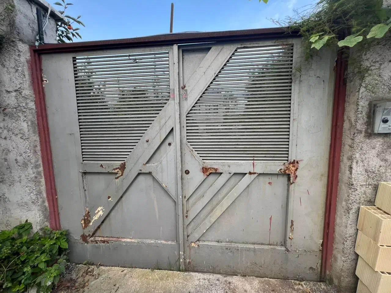 ۳ دروازه اهنی ورق سنگین|مصالح و تجهیزات ساختمان|خمام, |دیوار