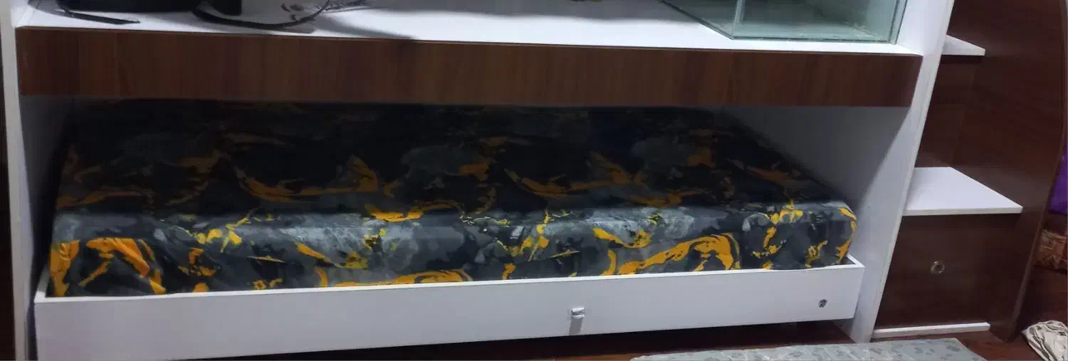 تخت و میز تحریر دو طبقه نوجوان بسیار شیک و محکم|تخت و سرویس خواب|رشت, سعدی (تختی)|دیوار