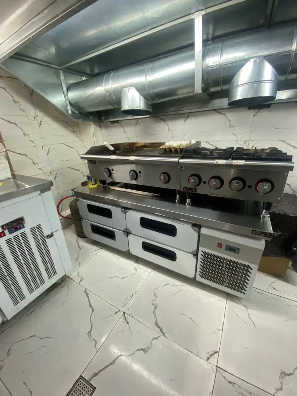 واگذاری کافه صبحانه به صورت یکجا با تجهیزات|اجارهٔ مغازه و غرفه|بندرعباس, |دیوار